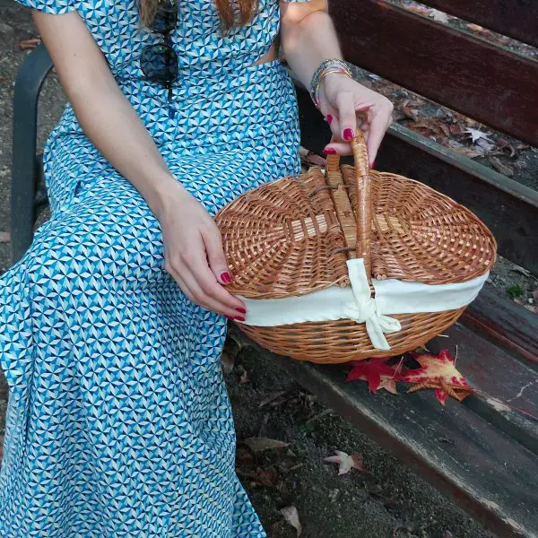 Wicker Picnic Basket - Oval Cream - Small
