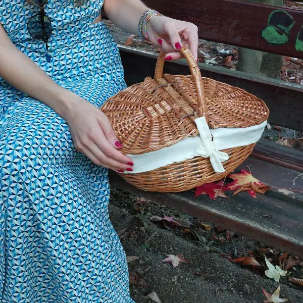 Wicker Picnic Basket - Oval Cream - Small