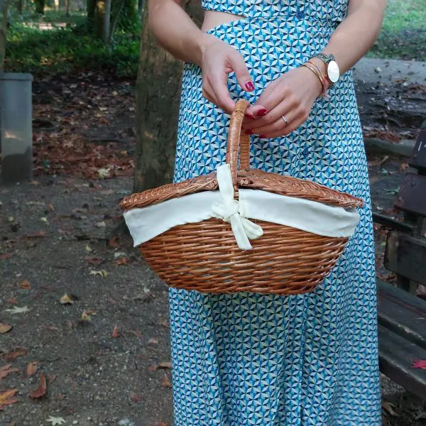 Wicker Picnic Basket - Oval Cream - Small