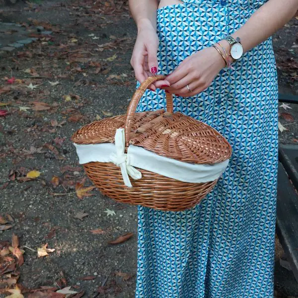 Wicker Picnic Basket - Oval Cream - Small
