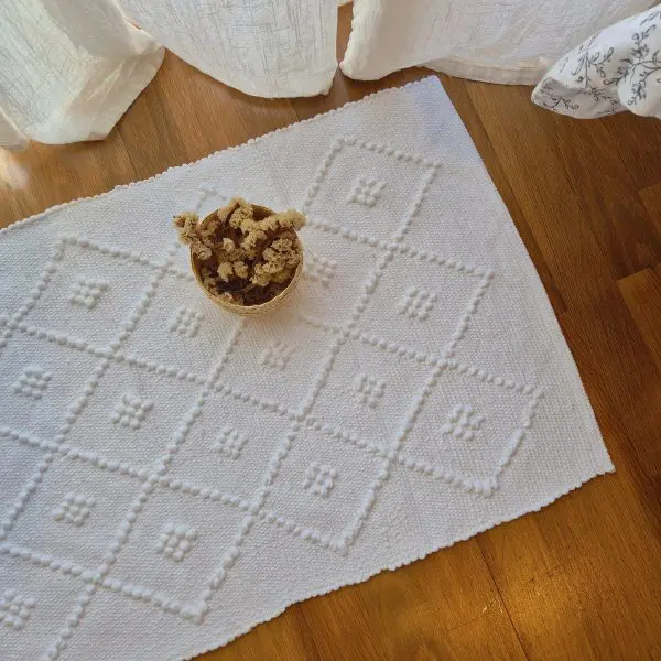 Small White Rug - 50x100cm - Knotted Rug
