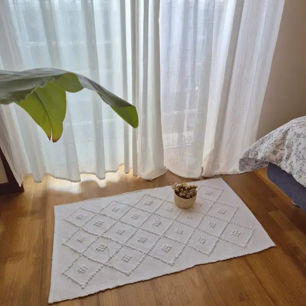 Small White Rug - 50x100cm - Knotted Rug