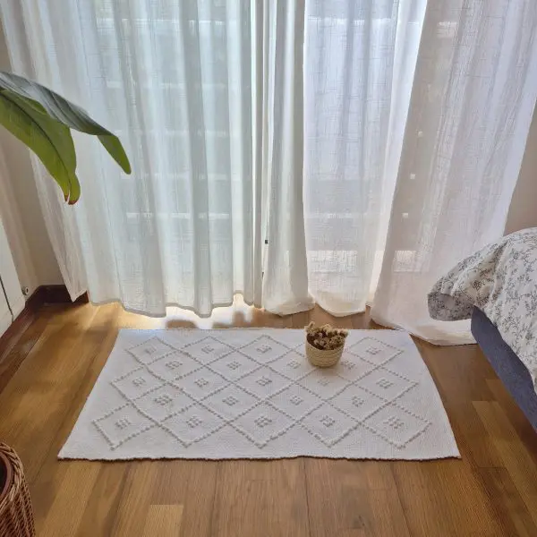 Small White Rug - 50x100cm - Knotted Rug