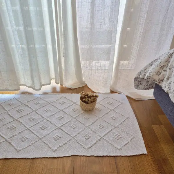 Small White Rug - 50x100cm - Knotted Rug