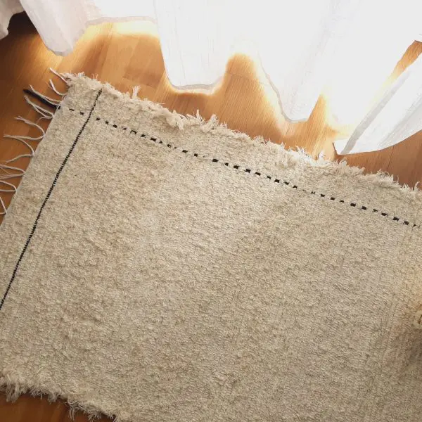 Small Cream Rug With Black Line L - 50x100cm - Soft Rug