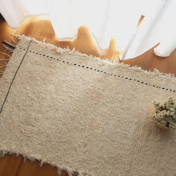 Small Cream Rug With Black Line L - 50x100cm - Soft Rug
