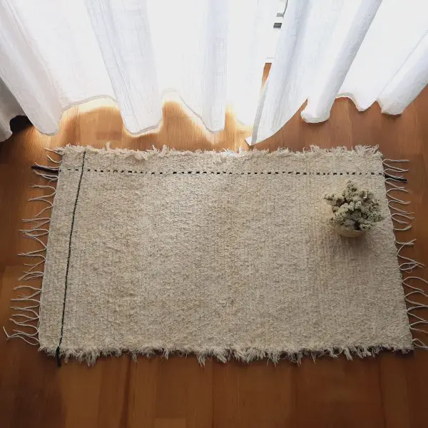 Small Cream Rug With Black Line L - 50x100cm - Soft Rug