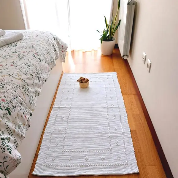 Medium Pure White Rug - 70x140cm - Knotted Rug