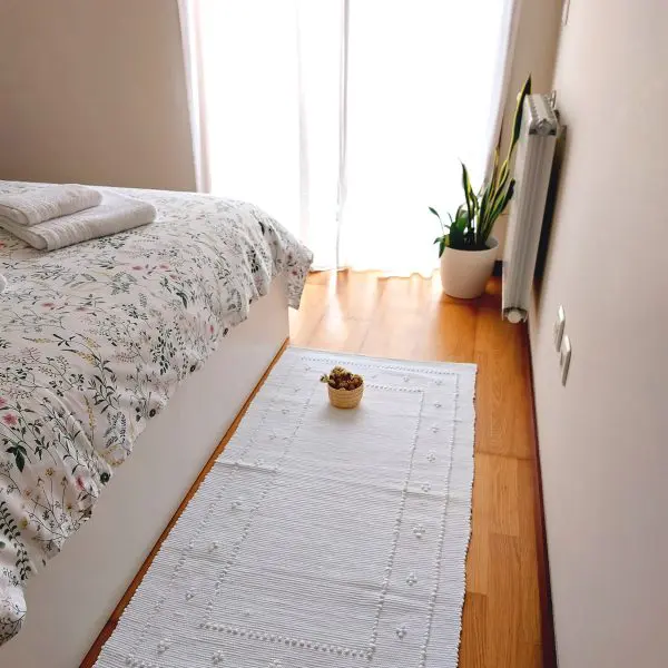 Medium Pure White Rug - 70x140cm - Knotted Rug