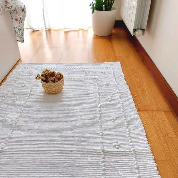 Medium Pure White Rug - 70x140cm - Knotted Rug