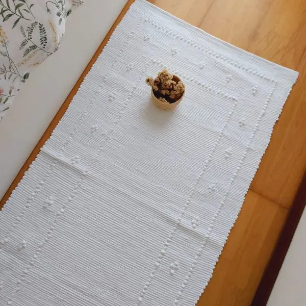 Medium Pure White Rug - 70x140cm - Knotted Rug