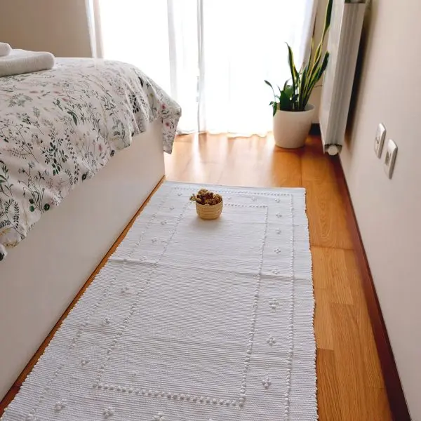 Medium Pure White Rug - 70x140cm - Knotted Rug