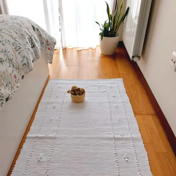 Medium Pure White Rug - 70x140cm - Knotted Rug