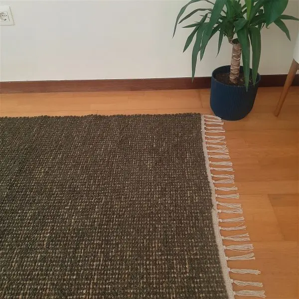 Large Green and Jute Rug - 100x150cm - Ring Line and Jute Rug