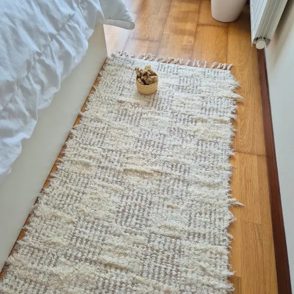 Medium Cream Checkered Rug - 70x140cm - Soft Rug