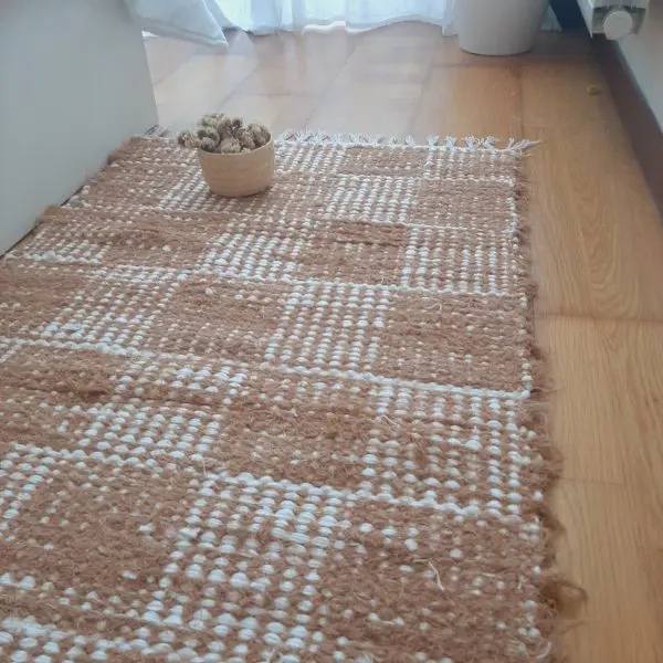 Medium Camel White Rug - 70x140cm - Soft Rug