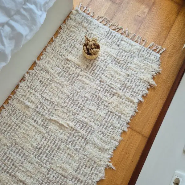Medium Cream Checkered Rug - 70x140cm - Soft Rug