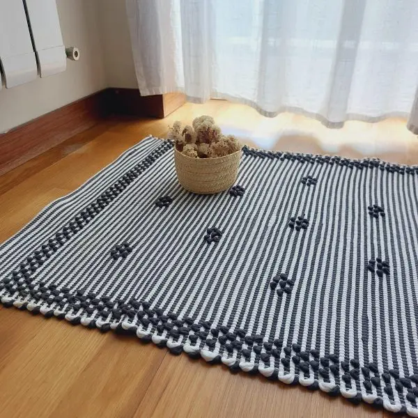Small Black and White Striped Rug - 50x100cm - Knotted Rug