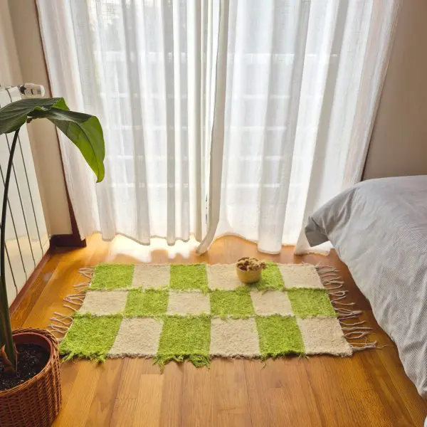 Small Cream and Green Checkered Rug - 50x100cm - Soft Rug