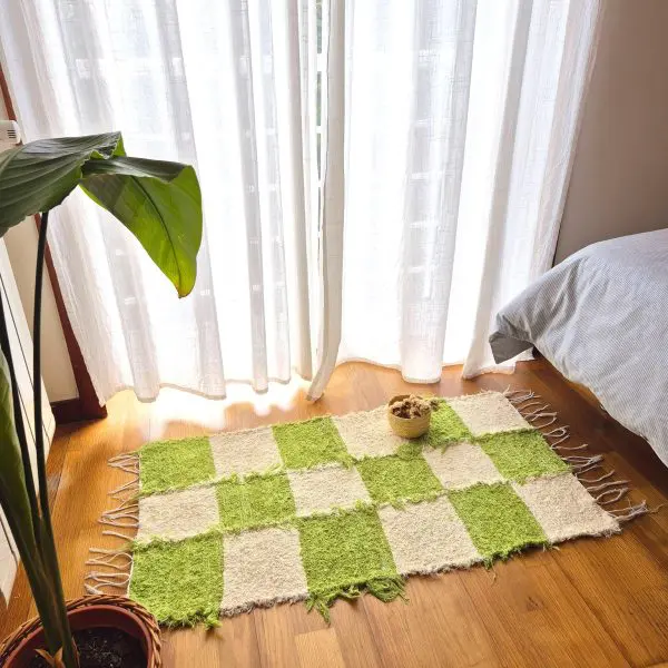 Small Cream and Green Checkered Rug - 50x100cm - Soft Rug