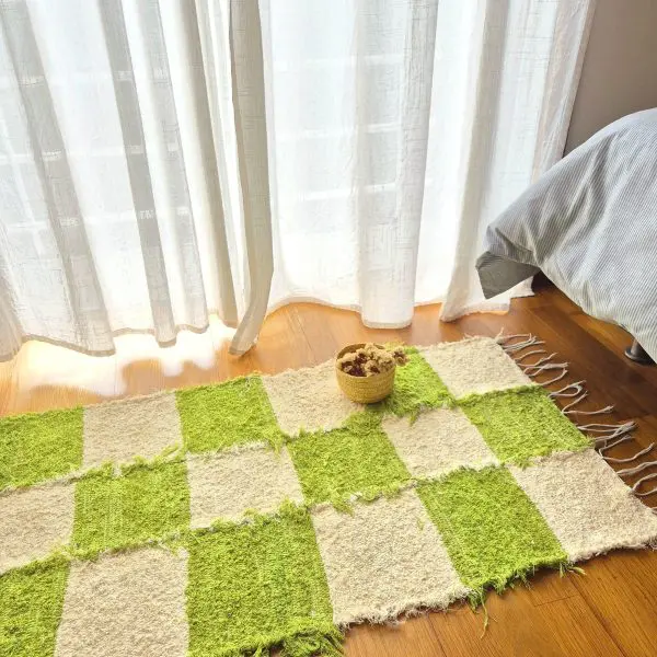 Small Cream and Green Checkered Rug - 50x100cm - Soft Rug
