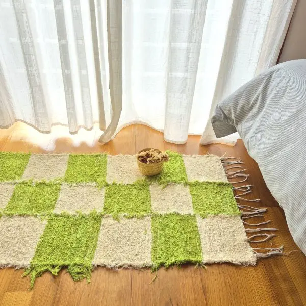 Small Cream and Green Checkered Rug - 50x100cm - Soft Rug