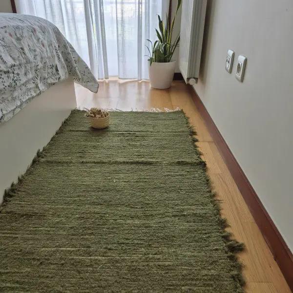 Medium Olive Green Rug - 70x140cm - Soft Rug