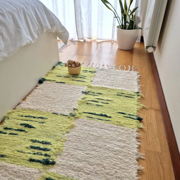 Medium Checkered Cream and Green Rug - 70x140cm - Soft Rug