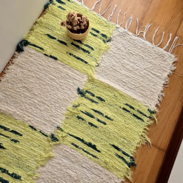 Medium Checkered Cream and Green Rug - 70x140cm - Soft Rug