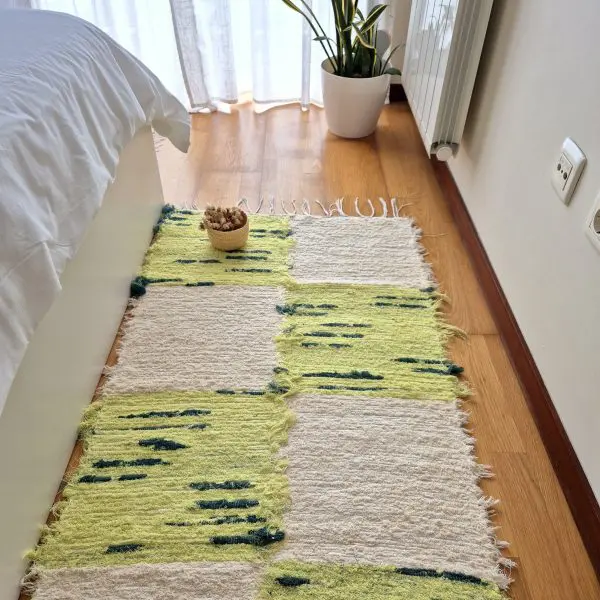 Medium Checkered Cream and Green Rug - 70x140cm - Soft Rug