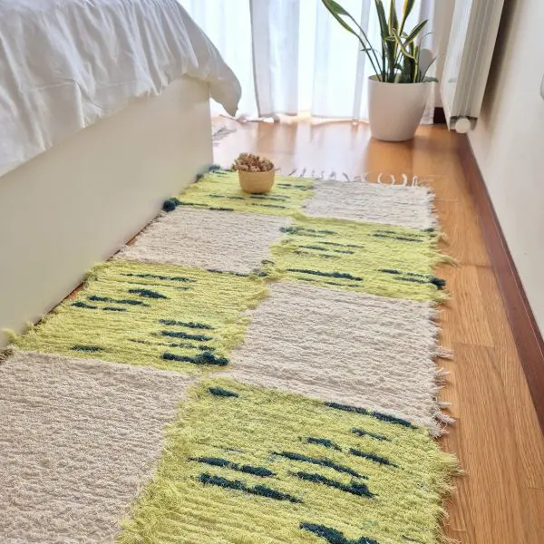 Medium Checkered Cream and Green Rug - 70x140cm - Soft Rug