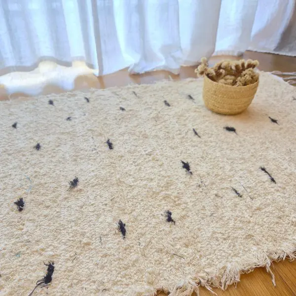 Small Cream Rug With Black Dots - 50x100cm - Soft Rug
