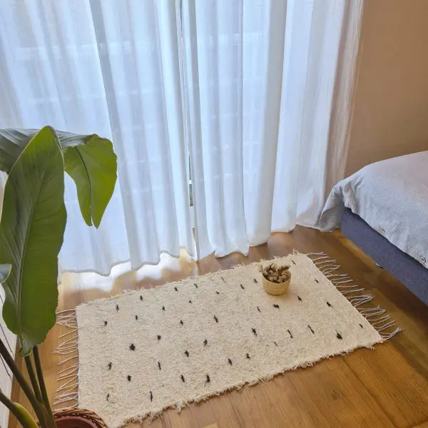 Small Cream Rug With Black Dots - 50x100cm - Soft Rug