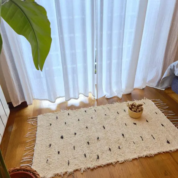 Small Cream Rug With Black Dots - 50x100cm - Soft Rug