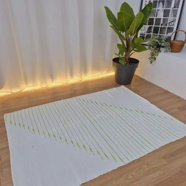 Large White and Green Rug - 100x150cm - Traditional Rug