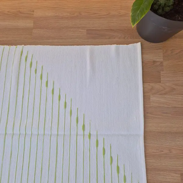 Large White and Green Rug - 100x150cm - Traditional Rug