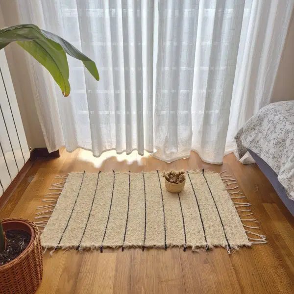 Small Cream Rug With Black Lines - 50x100cm - Soft Rug