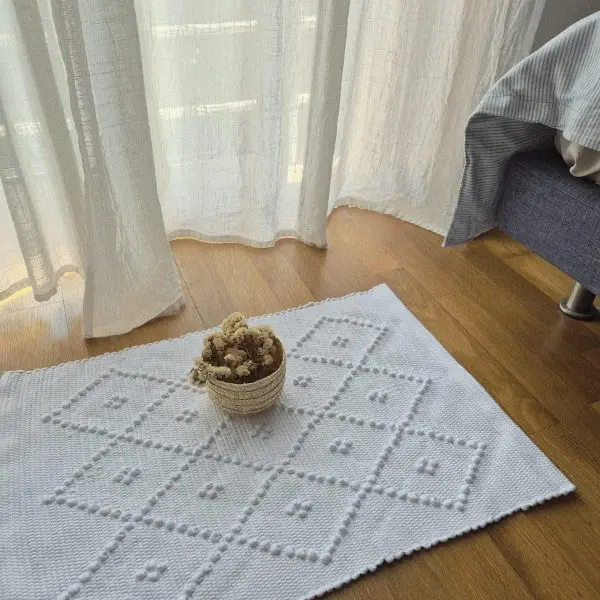 Mini White Rug - 40x60cm - Knotted Rug