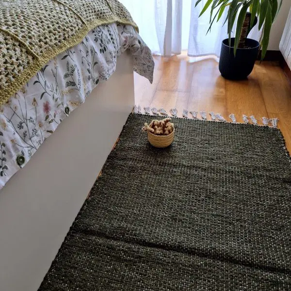 Medium Forest Green Rug - 70x140cm - Traditional Rug