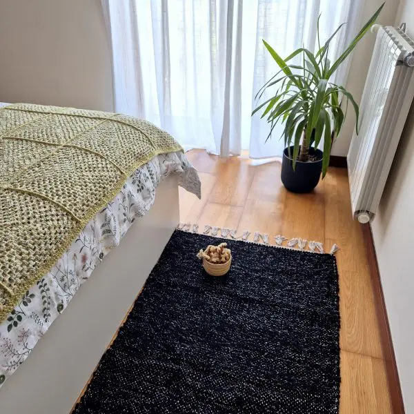 Medium Black Silver Glitter Rug - 70x140cm - Traditional Rug