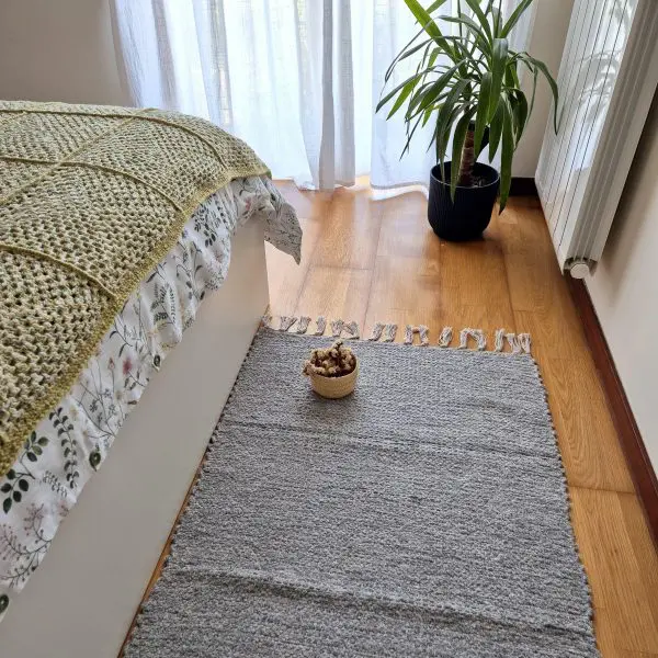 Medium Light Grey Rug - 70x140cm - Traditional Rug