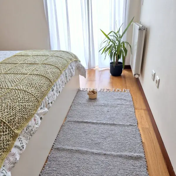 Medium Light Grey Rug - 70x140cm - Traditional Rug