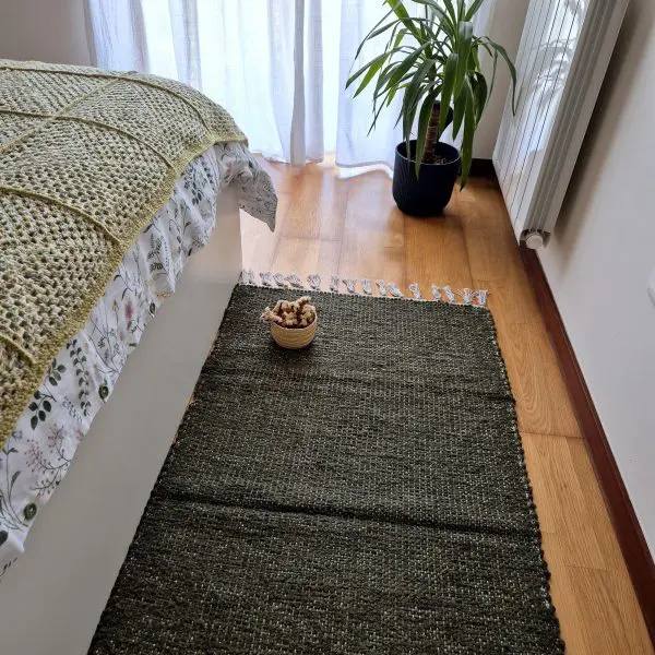Medium Forest Green Rug - 70x140cm - Traditional Rug