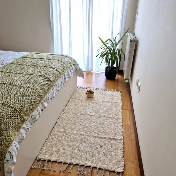 Medium Cream Glitter Rug - 70x140cm - Tradional Rug