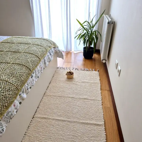 Medium Cream Glitter Rug - 70x140cm - Tradional Rug