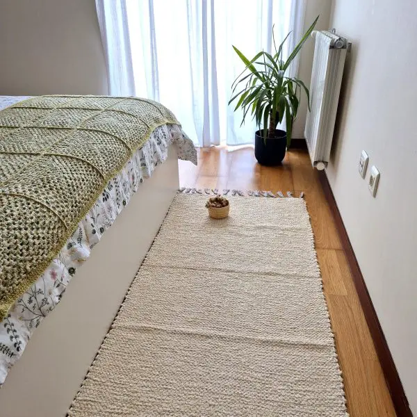 Medium Cream Glitter Rug - 70x140cm - Tradional Rug