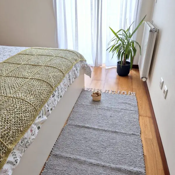 Medium Light Grey Rug - 70x140cm - Traditional Rug