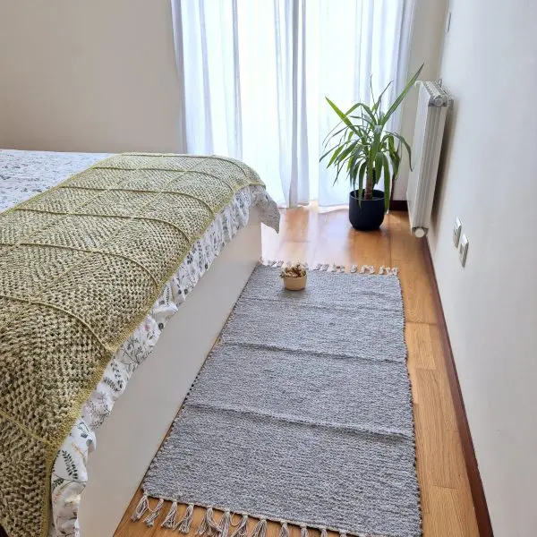 Medium Light Grey Rug - 70x140cm - Traditional Rug
