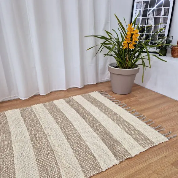 Large Cream and Light Brown Rug - 100x150cm - Traditional Rug