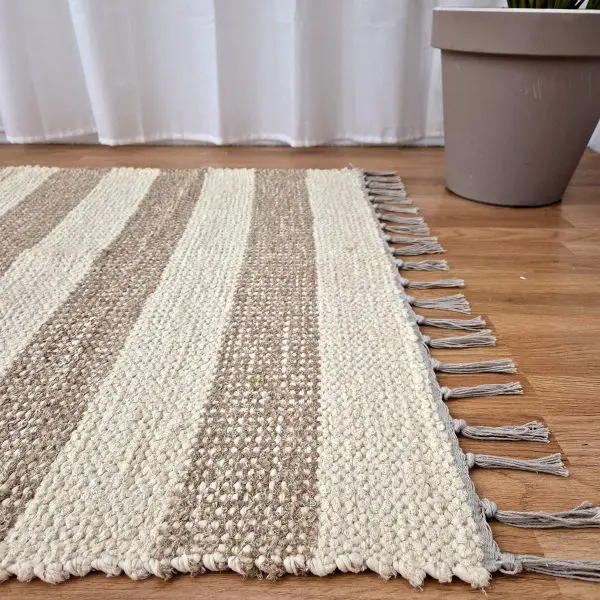 Large Cream and Light Brown Rug - 100x150cm - Traditional Rug
